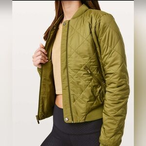 Lululemon Warm Two Ways Bomber Jacket in Mossy Green Size 4